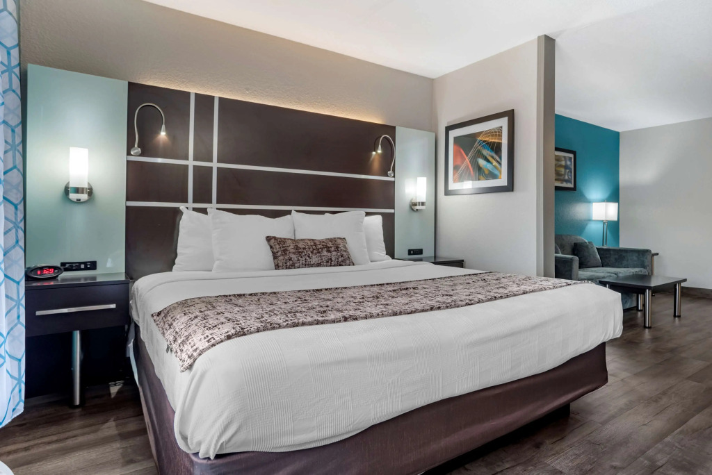 Best Western Carlton Suites