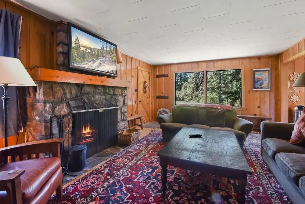 Camp Brassie - On Golf Course, Dog Friendly 2 Bedroom Home by Redawning