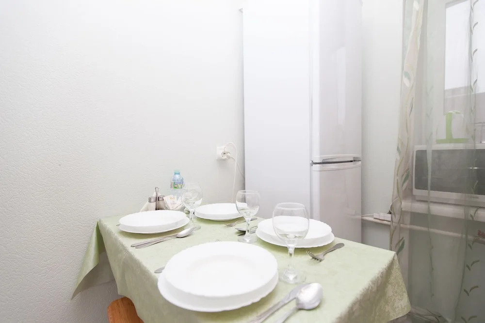 Two Bedrooms near Crown with Free WiFi and Carpark
