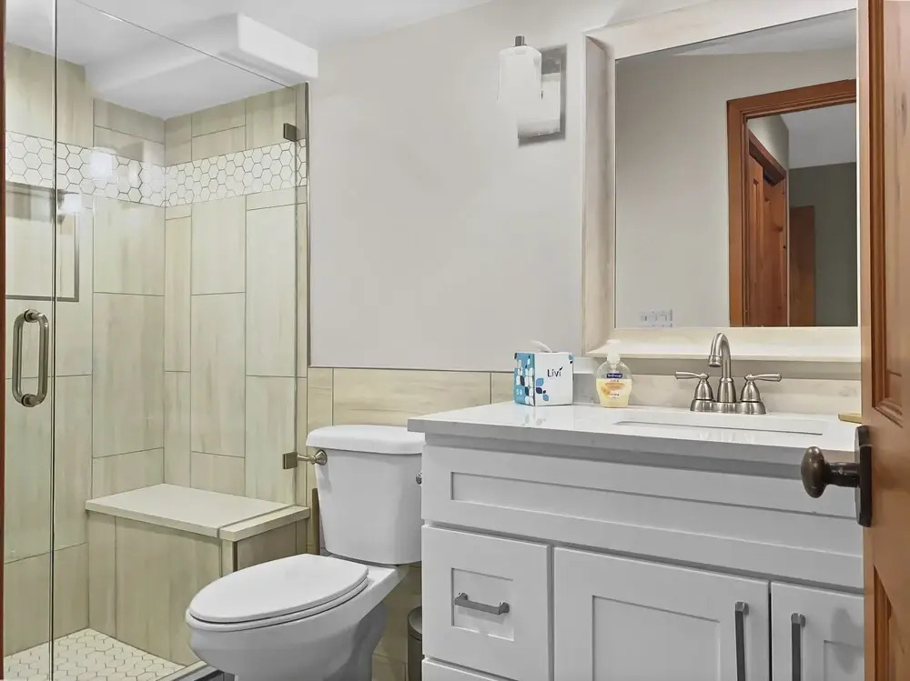 Main Street Lookout 3 Bedroom Townhouse by RedAwning