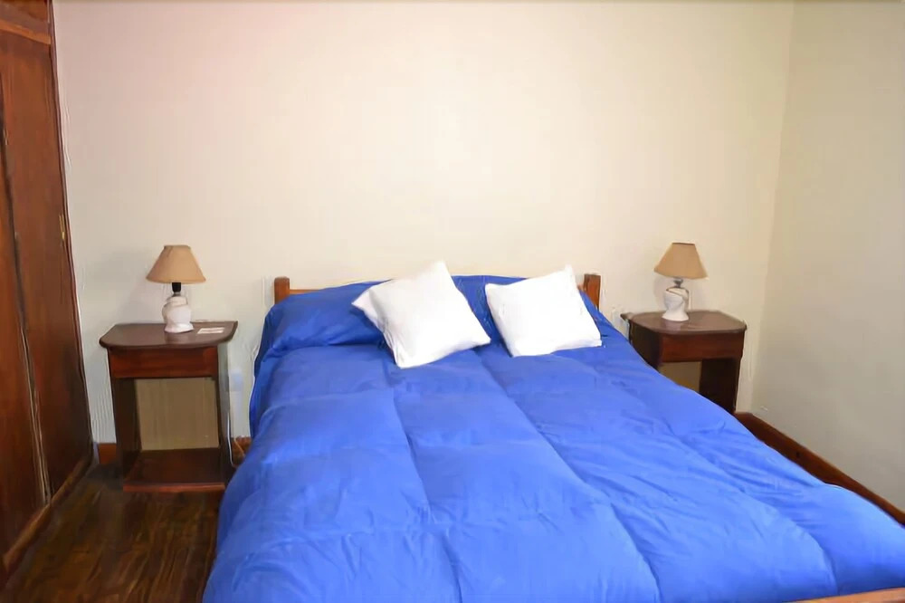 Camping y Hostal El Ovejero