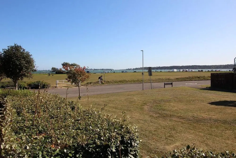 Flutes - Moments from Baiter Park and Waterfront