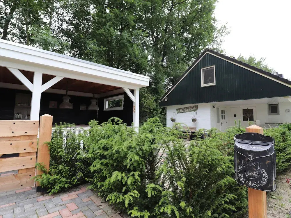 Holiday Home in Reutum with Pond and Trails