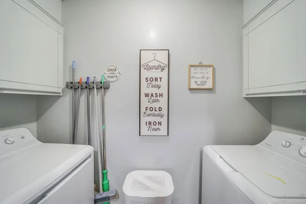 5 Mi to Route 66 Fun! Tulsa Towhome w/ Game Room