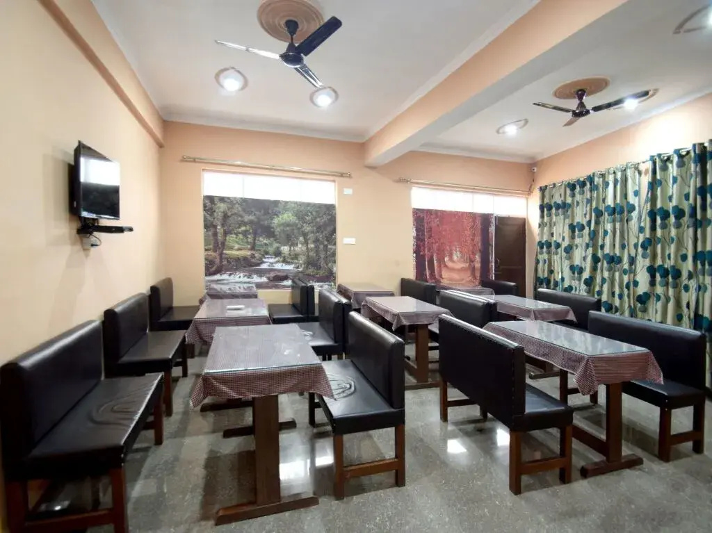 Hotel Samar by OYO Rooms