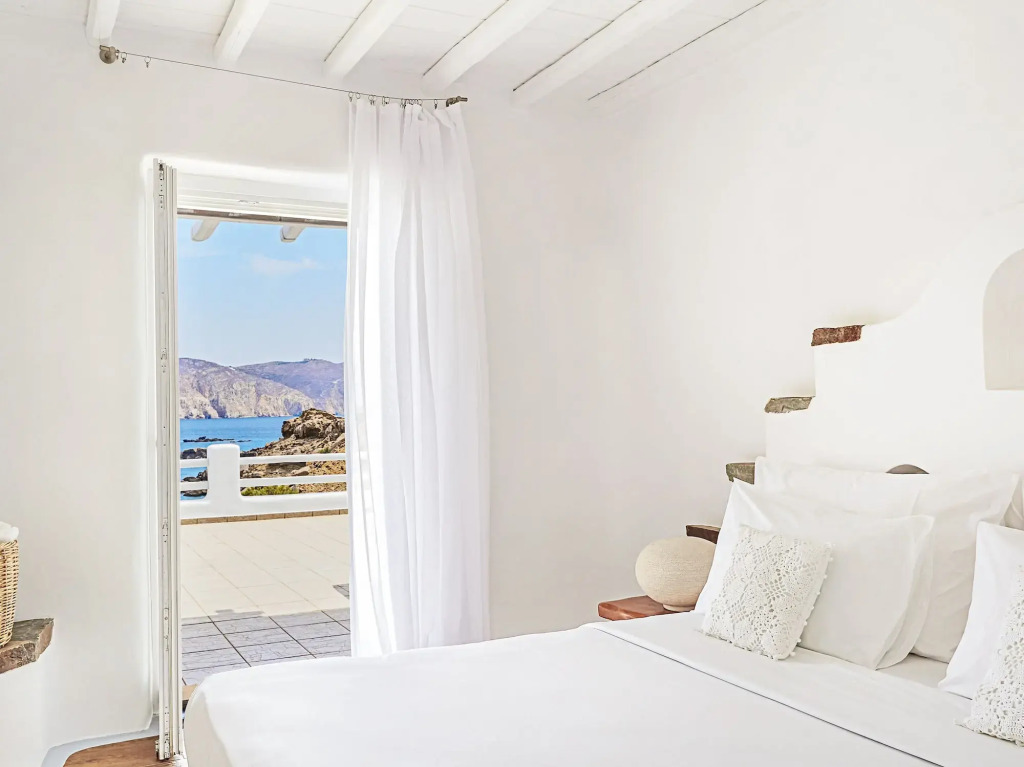 Mykonos Lolita, a Resort to Live