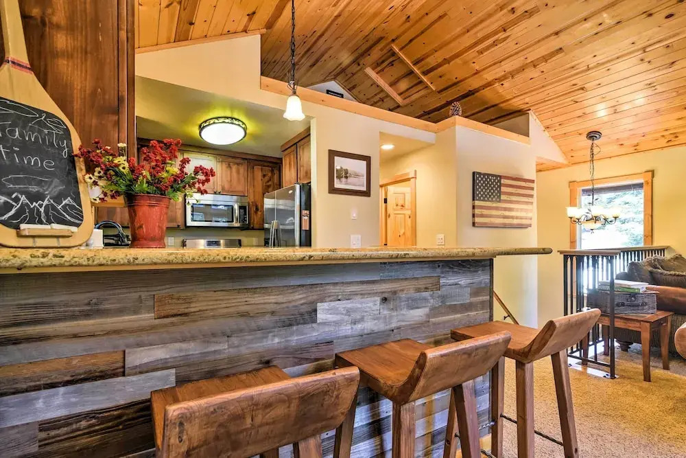 Lake Tahoe Cabin w/ Private Beach Access, Tahoma