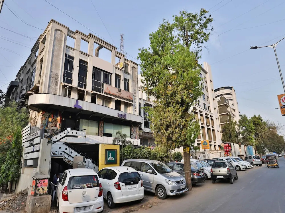 OYO 12229 Hotel Sarvagya