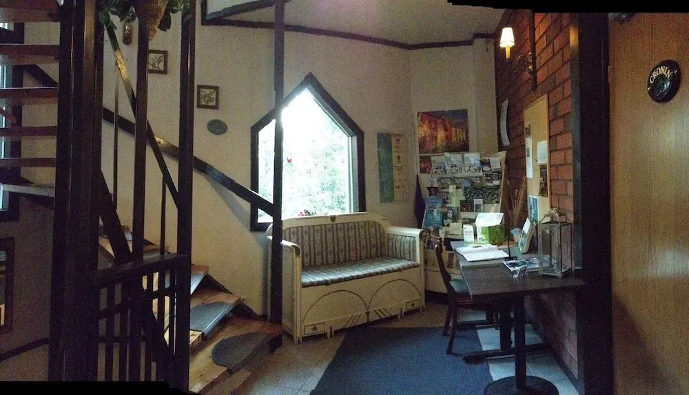 Cronins Guesthouse Bed & Breakfast