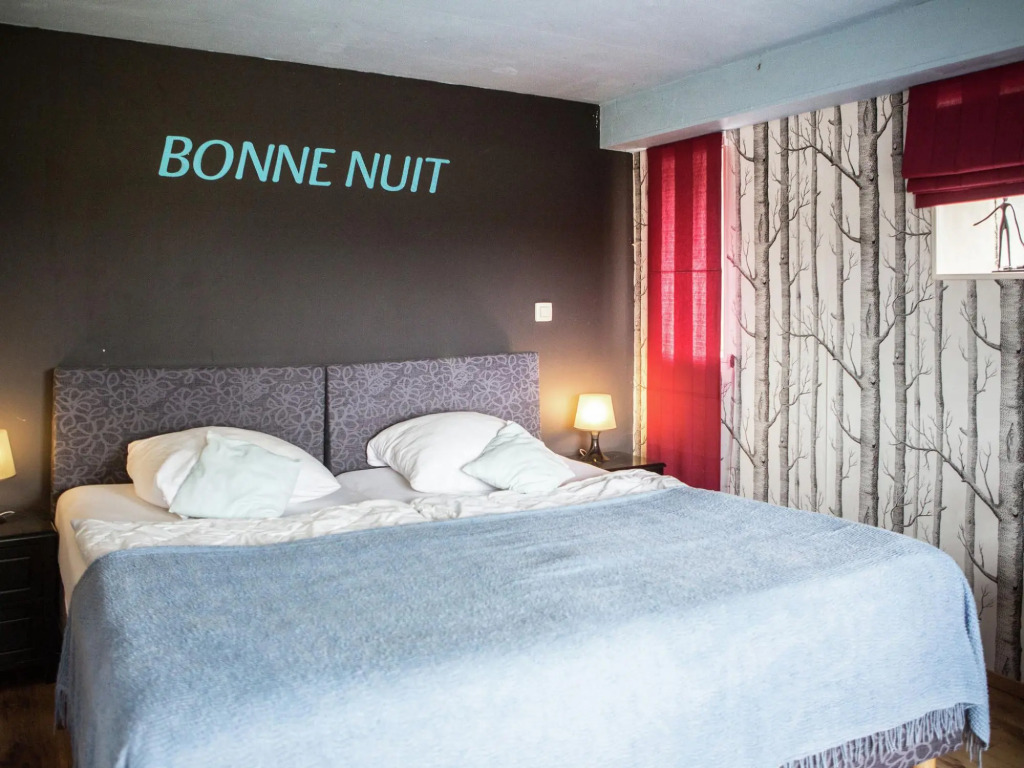Le Beau Souvenir, Noiseux