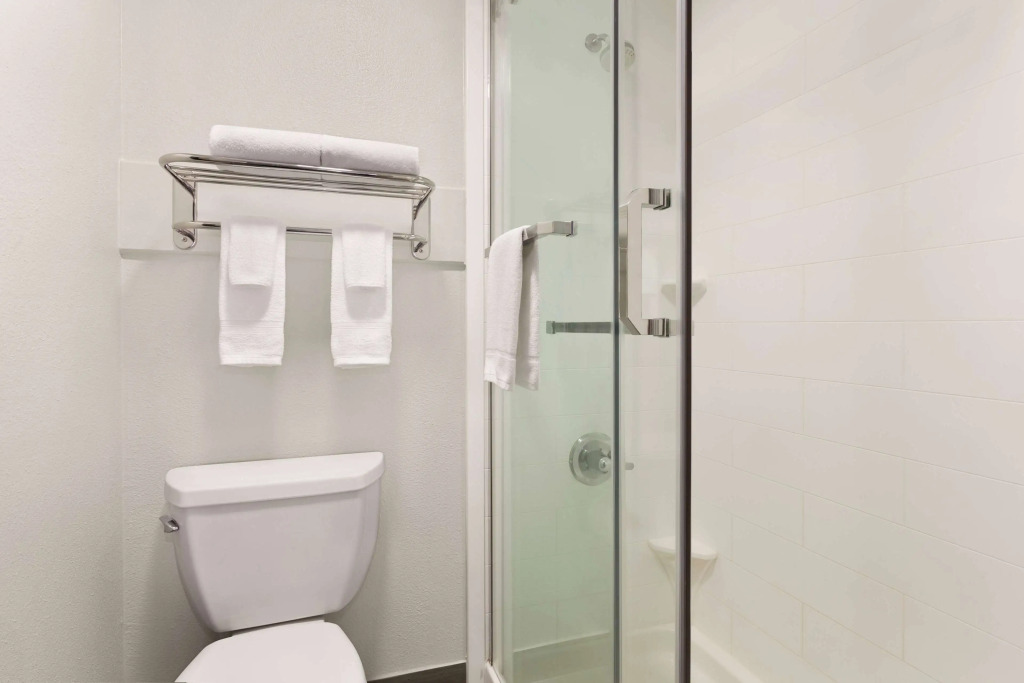 Days Inn by Wyndham Paris