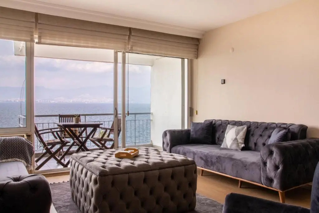 Furnished Stylish Sea View Flat in Izmir Konak