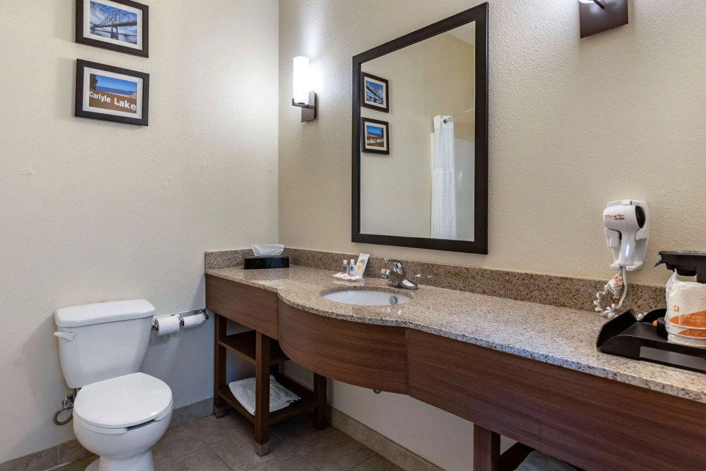 Comfort Inn & Suites Greenville I-70