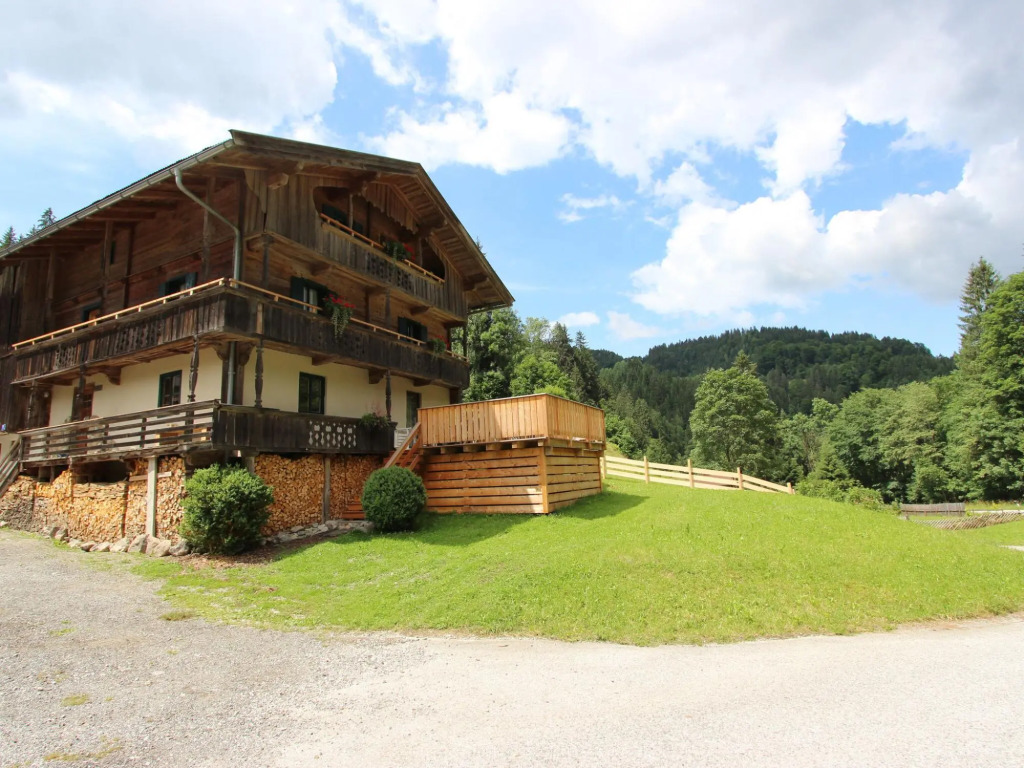 Farmhouse in Hopfgarten near Ski Bus