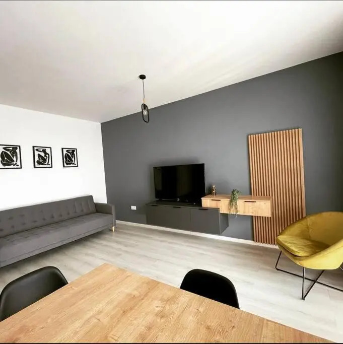 Minimalist Studio Apartment Brașov