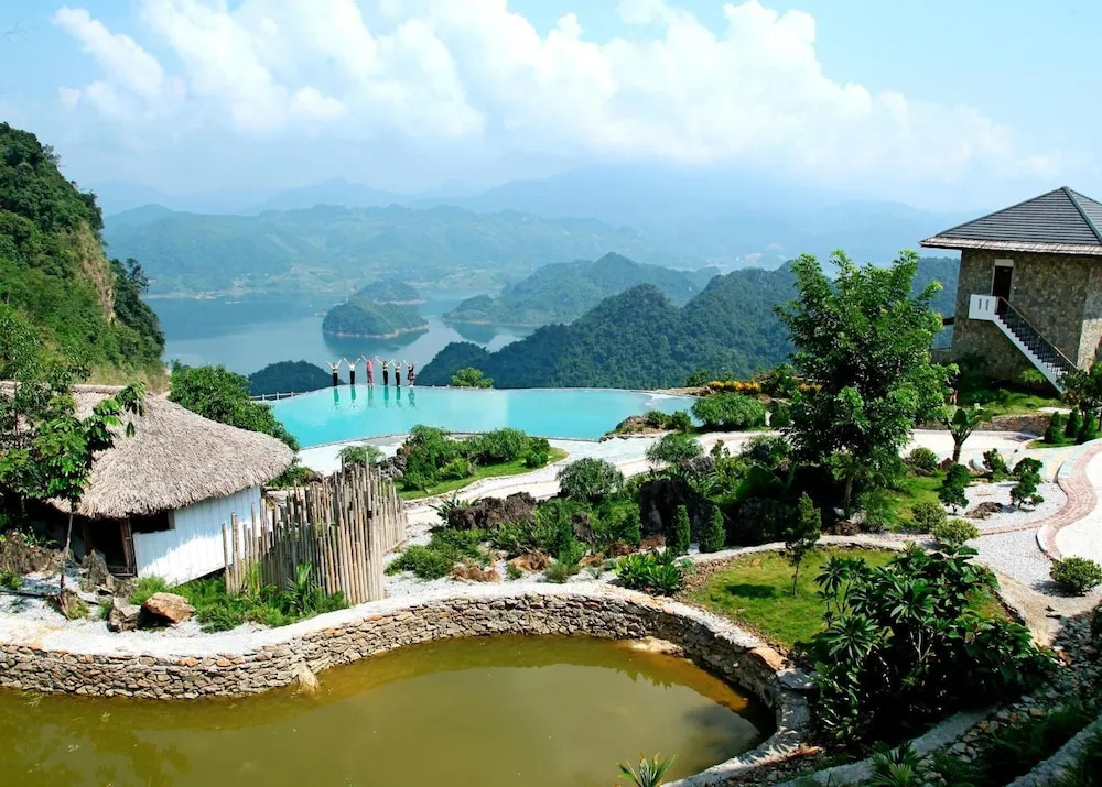 Bakhan Village Resort