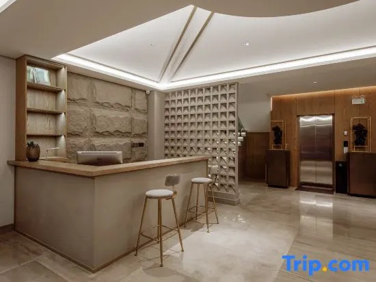 Tinghuyin Homestay (Yangzhou Slender West Lake Scenic Area)