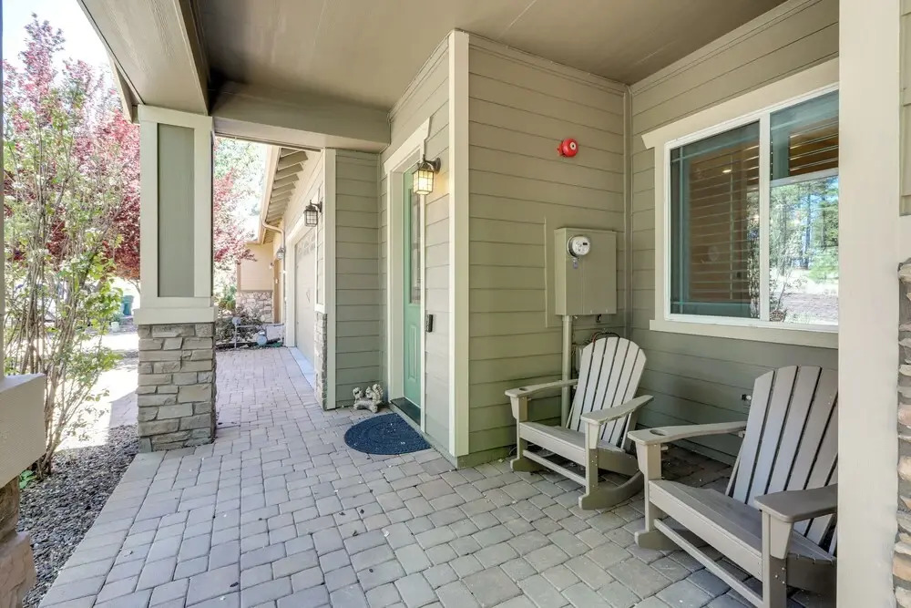 Tasteful Flagstaff Townhome w/ 2 Furnished Decks
