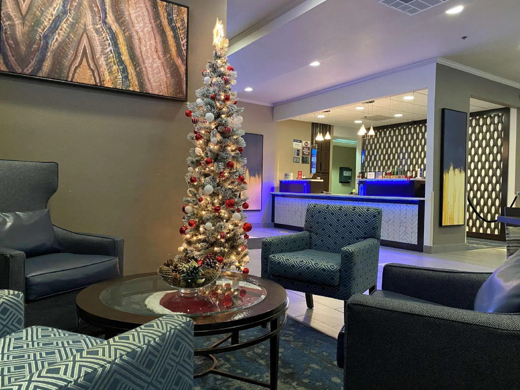 Best Western Plus Kansas City Airport - KCI East