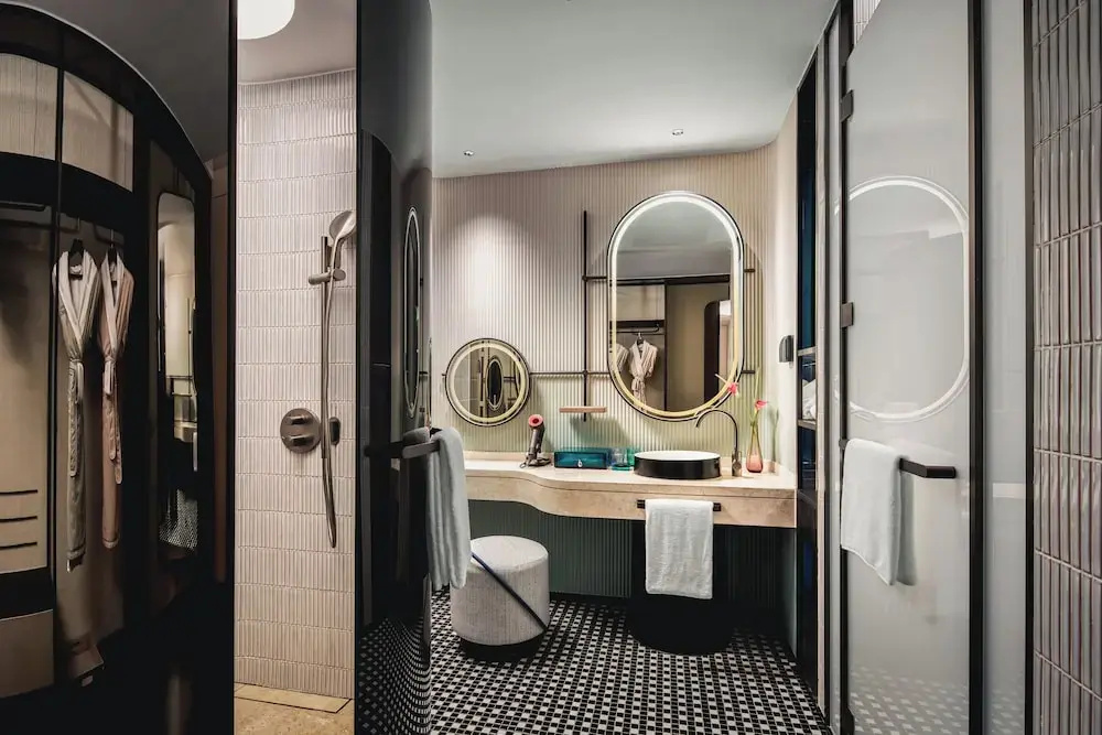 Hotel Indigo Shanghai Harbour City by IHG
