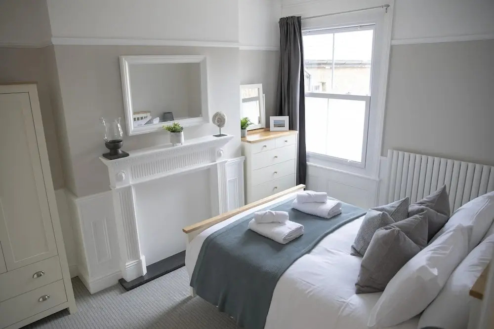 The Grove Apartment With Free on Street Parking
