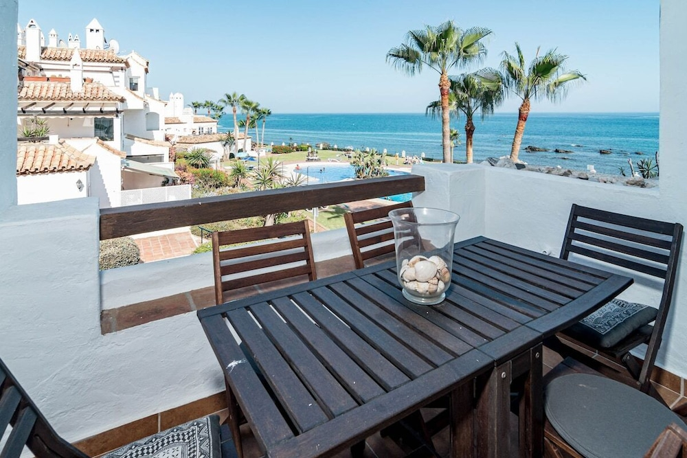 PL - Beachfront Seaview Aptm Playa de la Lucera