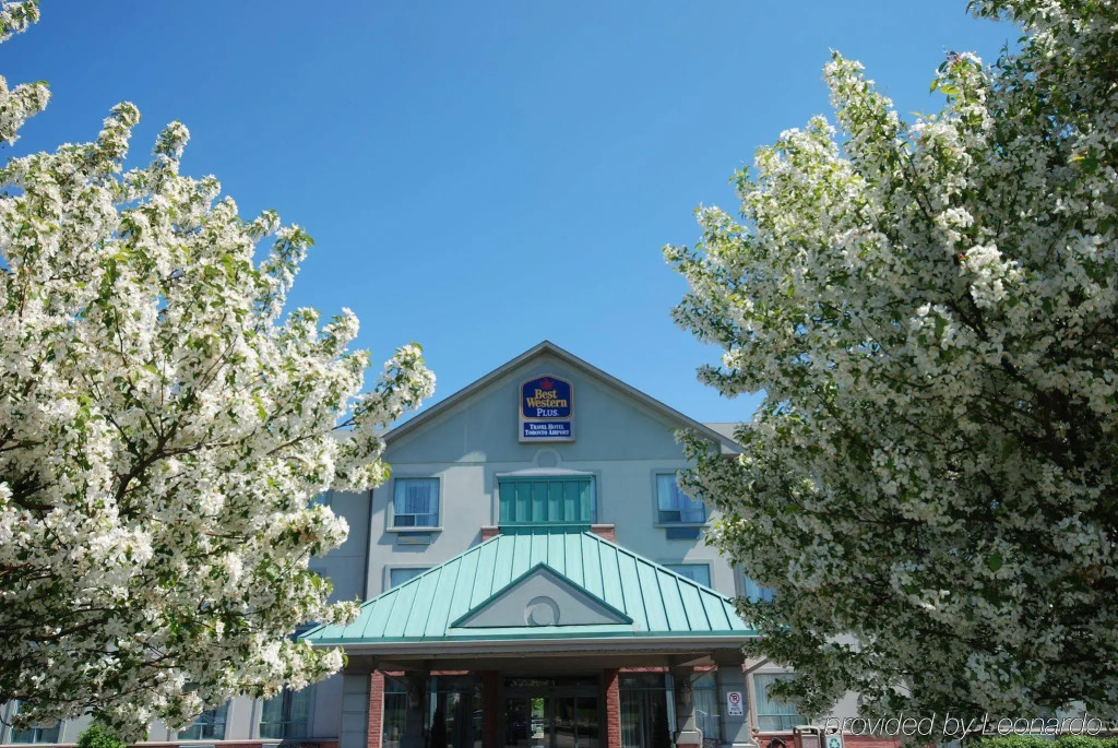 Best Western Plus Travel Hotel Toronto Airport