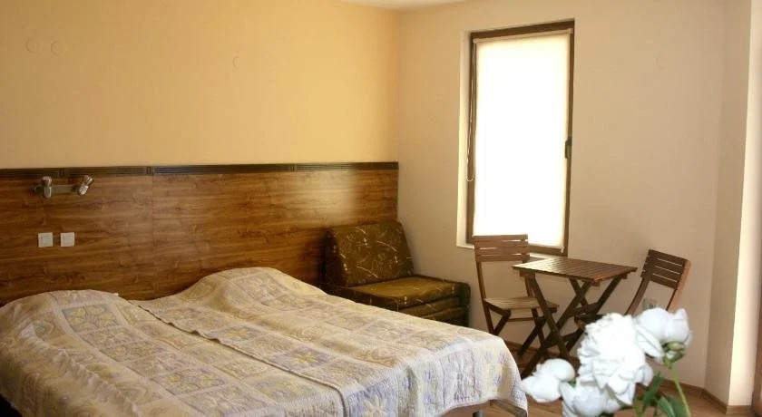 Iris Hotel
