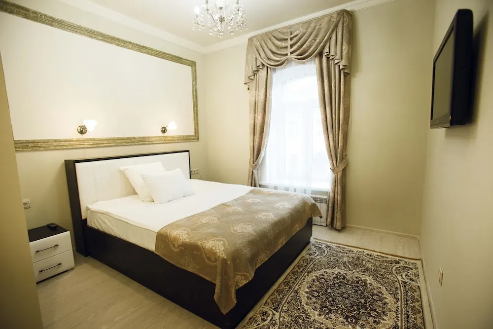 Knyagini Uhtomskoj Hotel