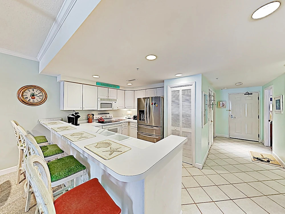 New Listing! Ocean-view W/ Pool - Near Beach 3 Bedroom Condo