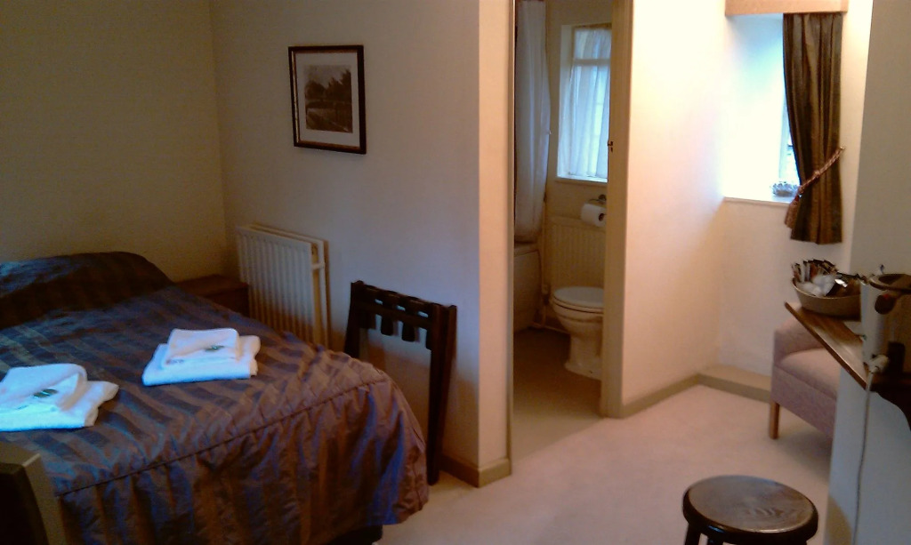 Village House Hotel - Inn