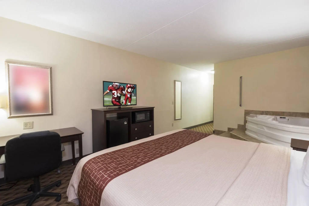 Red Roof Inn & Suites Cincinnati North-Mason