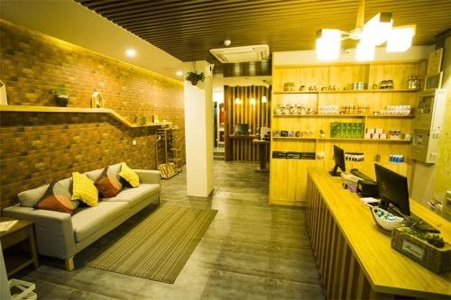 Yishe Hotel Shilu Road Metro Station Branch