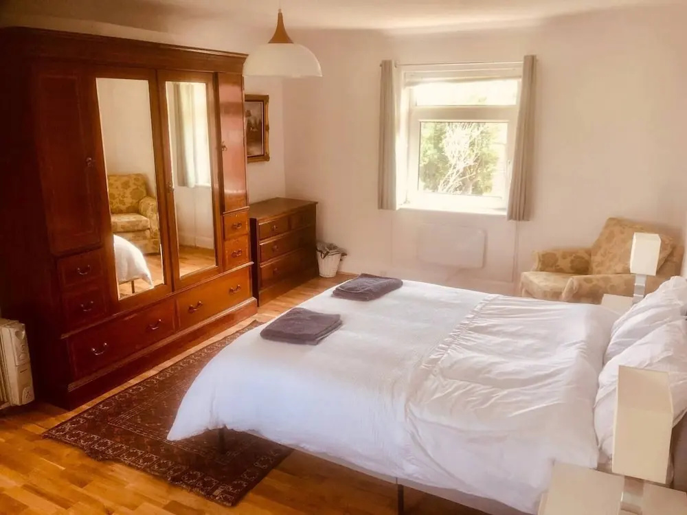 Inviting 5-bed House in Eastbourne