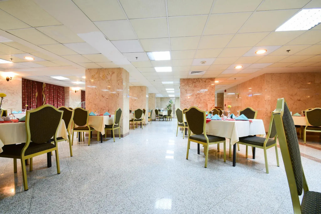 Al Ansar Palace Golden Tulip Hotel