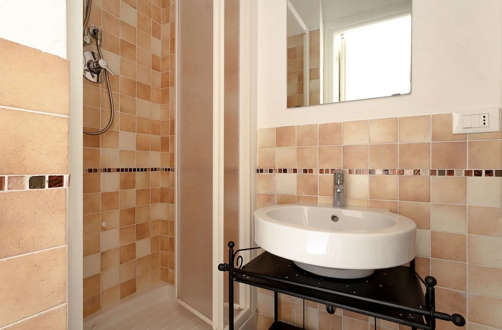 The Vernazza Main Plaza - Rooms & Suites