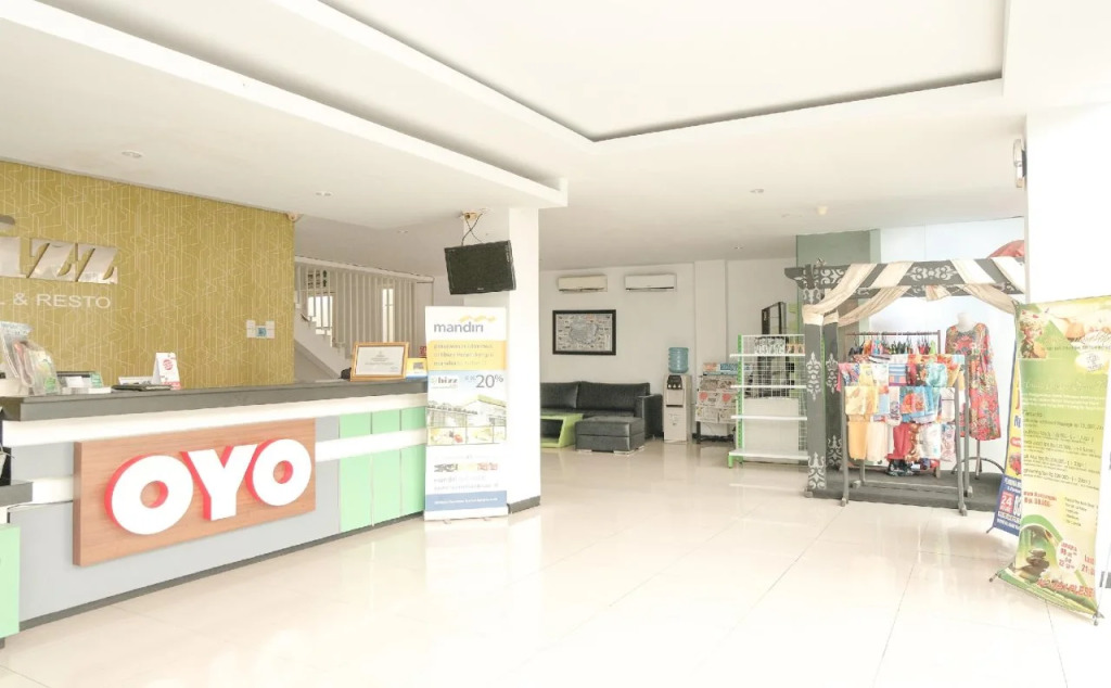 Ebizz Hotel