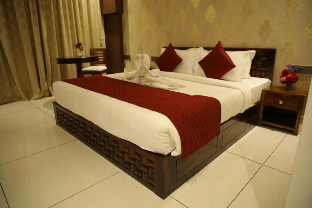 Rajathadri Royal Inn