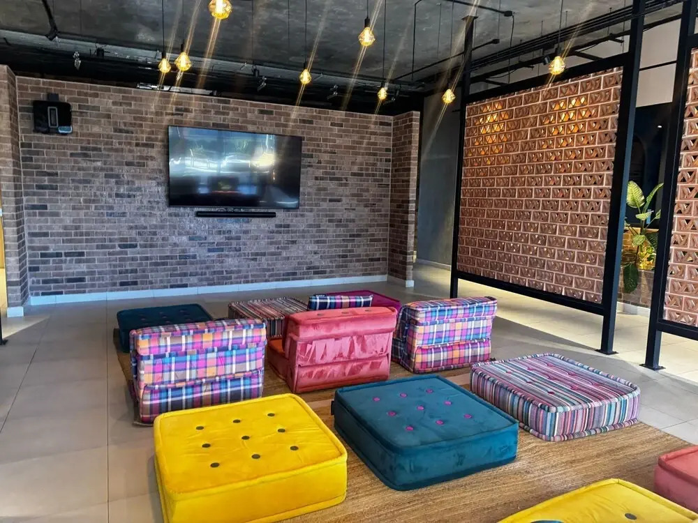 Stylish Private Room City Views & Prime Location