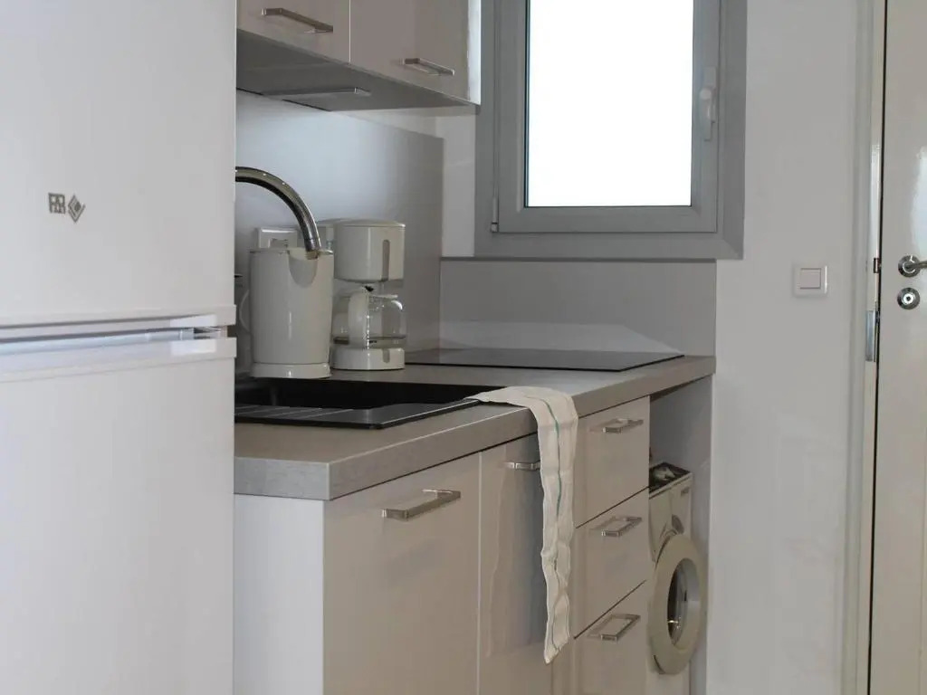 Appartement Villeneuve-Loubet, 1 pièce, 2 personnes - FR-1-252A-19