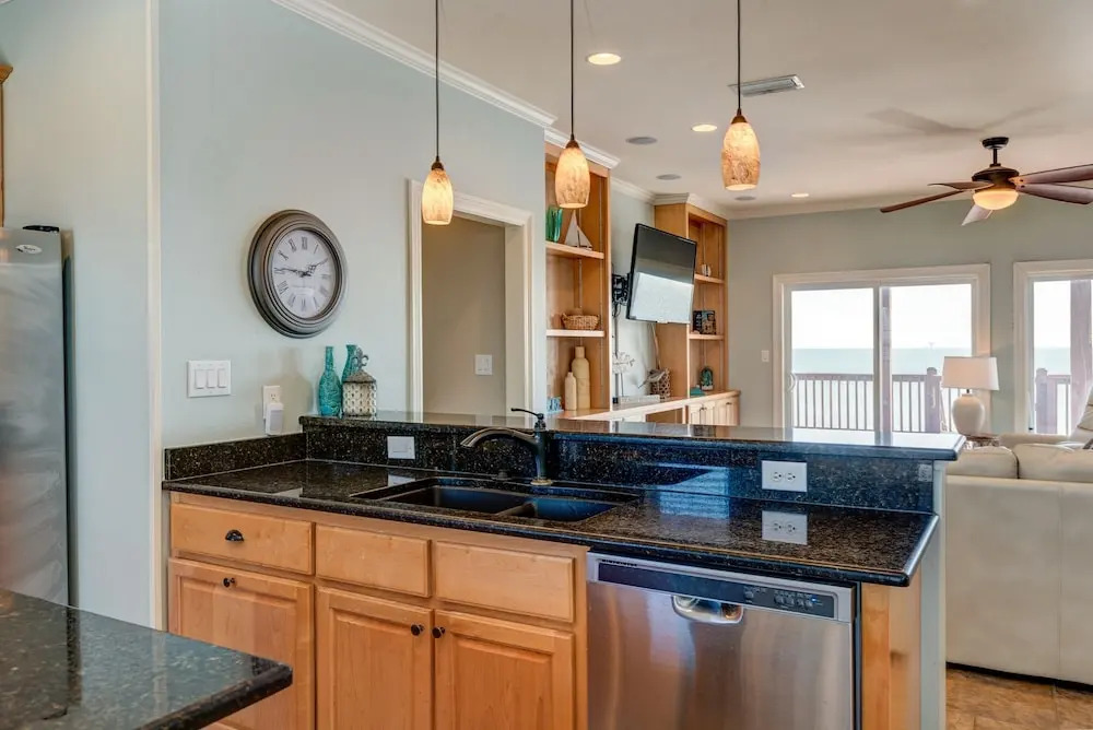 Sonny Side - Enjoy The Private And Personal Lot Space For More Family Beach Time. Unobstructed Views Of Water And Sky! 4 Bedroom Home by RedAwning