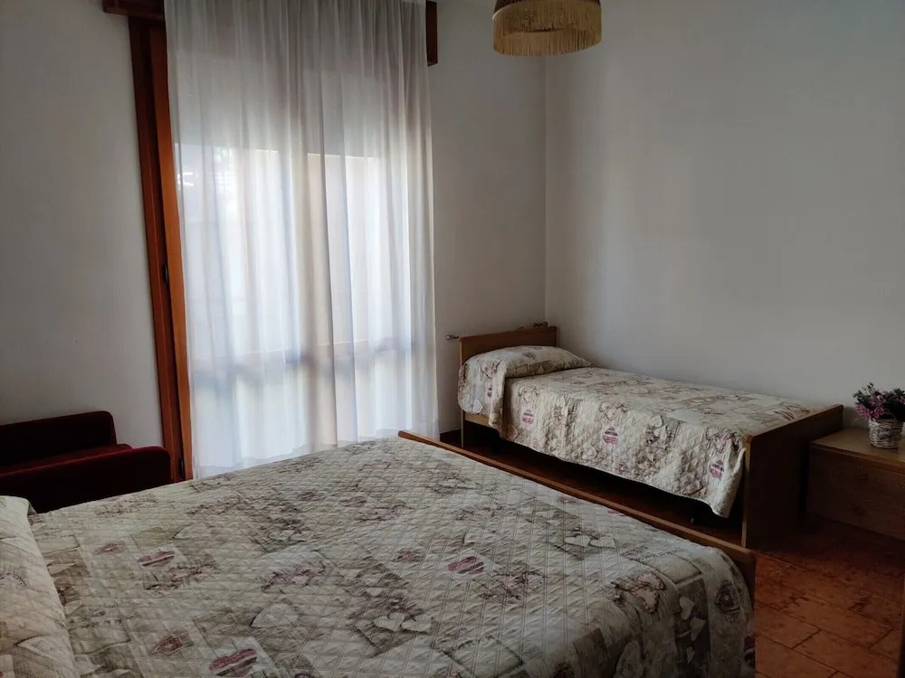 Comfy Flat Near the Beach