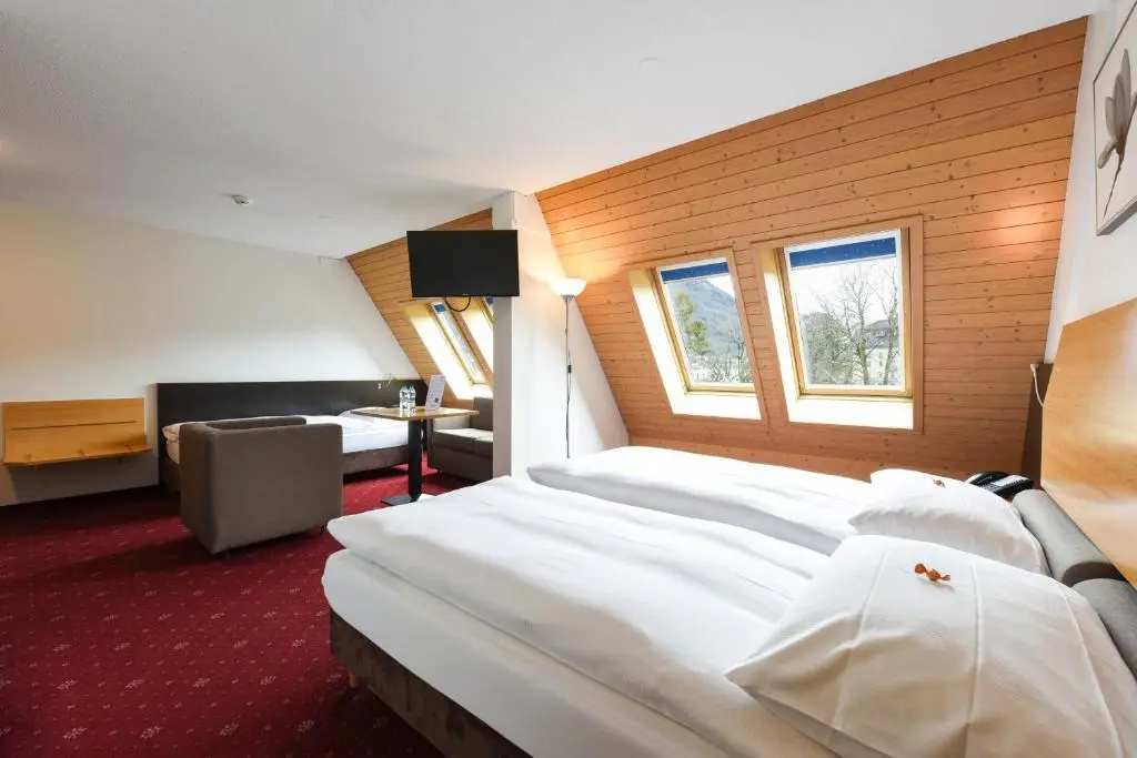 City Hotel