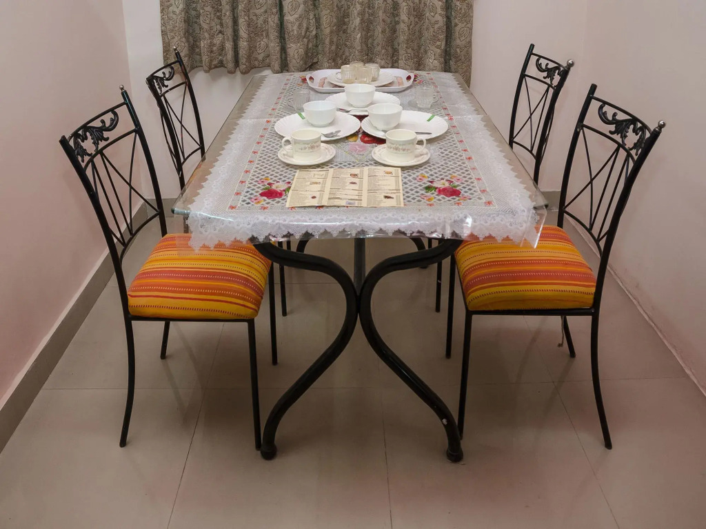 Western Enclave by OYO Rooms