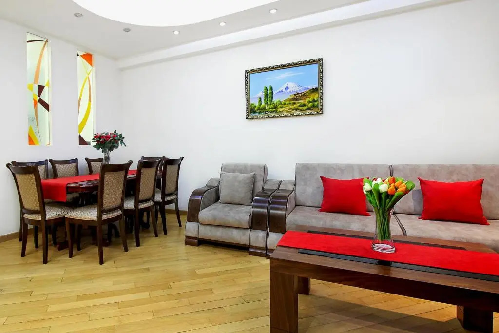 3 Bedroom Apartment near Republic Square