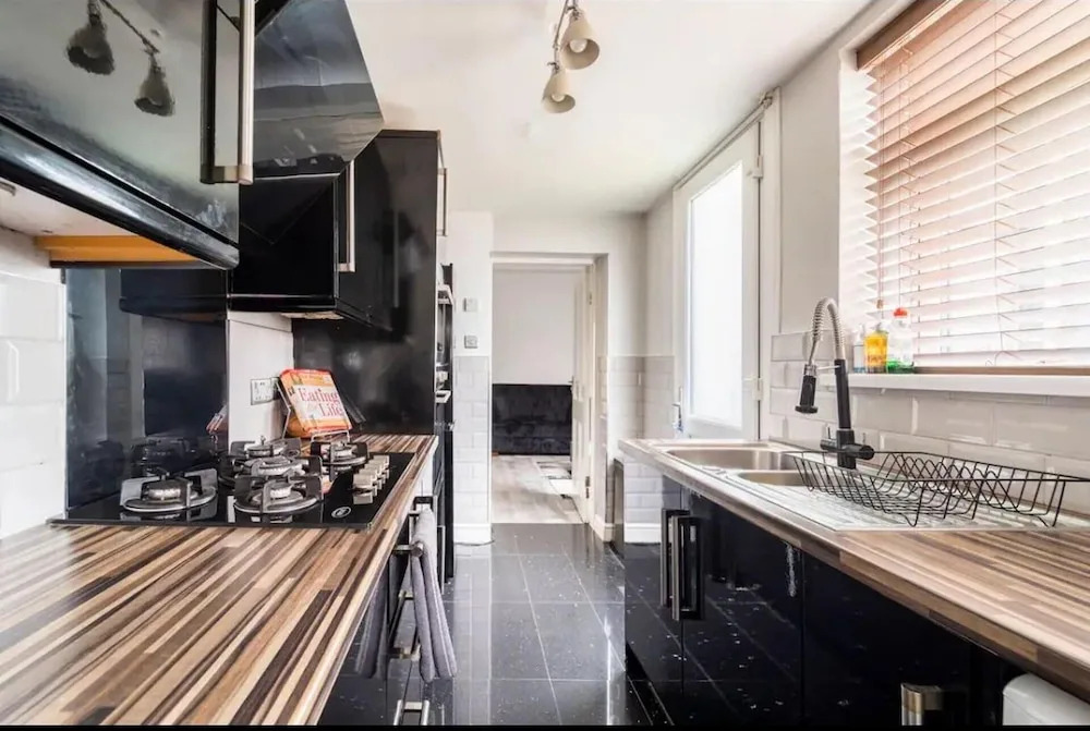 House With Modern Interior, Conveniently Located