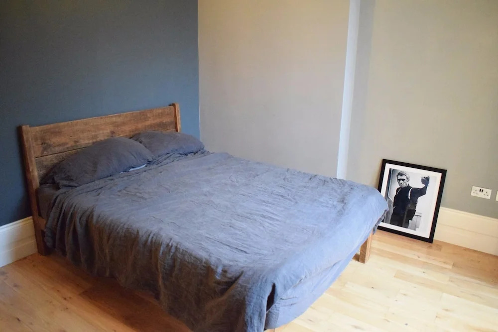 1 Bedroom Apartment With Patio in London