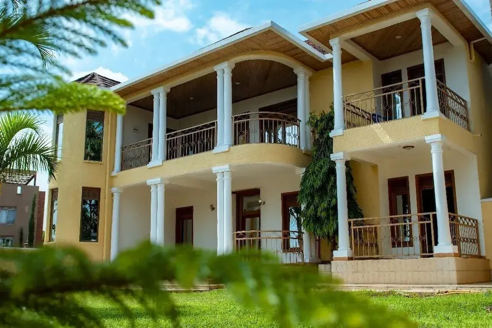Elegant Villa Apart
