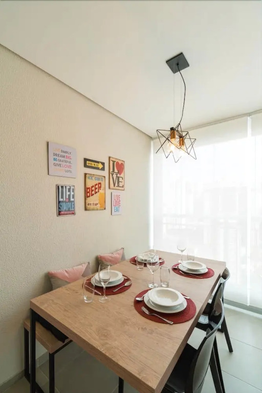 UB907 Charme urbano em loft com bar panorâmico!