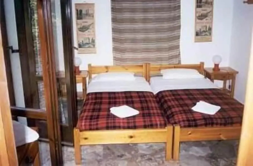 Pension Lagoudera